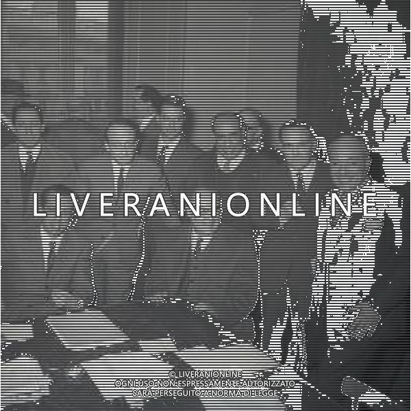 NEG-RETROSPETTIVA GIUSEPPE SARAGAT POLITICO NELLA FOTO GIUSEPPE SARAGAT CON LUPIS-BUCALOSSI MATTEOTTI E TANASSI A ROMA NELL\'ANNO 1956 AG ALDO LIVERANI SAS
