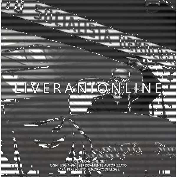 NEG-RETROSPETTIVA GIUSEPPE SARAGAT POLITICO NELLA FOTO GIUSEPPE SARAGAT A ROMA NELL\'ANNO 1948 ALLA BASILICA MASSENZI PER UN COMIZIO E FORMAZIONE FOTO SANDRO VESPASIANI-AG ALDO LIVERANI SAS 
