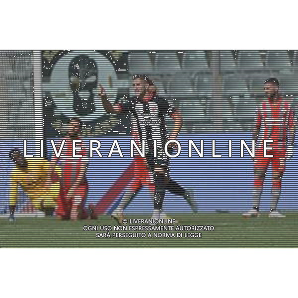 TVRG Cremonese vs Ascoli nella foto Giacomo Manzari (Ascoli) esulta dopo il gol dell\'1 a 1 Cremona 23-09-2023 Stadio Giovanni Zini Campionato Serie BKT - 6a giornata foto Roberto Garavaglia/ag. Aldo Liverani sas/AGENZIA ALDO LIVERANI SAS