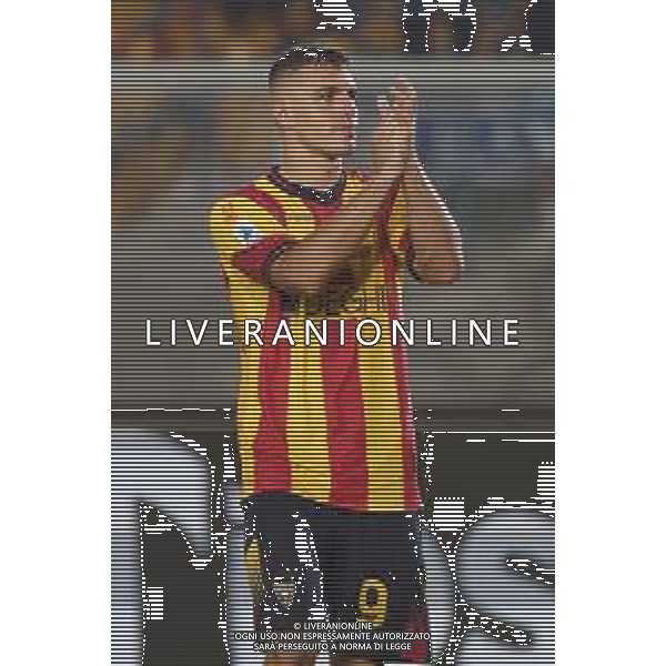 Nikola Krstovic (US Lecce) applauds fans during the Italian soccer Serie A match US Lecce vs Genoa CFC on September 22, 2023 at Via del Mare Stadium in Lecce, Italy. Photo by Emmanuele Mastrodonato/ag. Aldo Liverani sas ©Emmanuele Mastrodonato/AGENZIA ALDO LIVERANI SAS