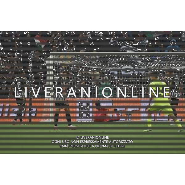 Sassuolo vs Juventus nella foto il tiro di Armand Lauriente\' (Sassuolo) termina in rete per il gol dell\'1 a 0 Sassuolo Reggio Emilia 23-09-2023 Mapei Stadium - Stadio Città del Tricolore Campionato Serie A TIM - 5a giornata foto Roberto Garavaglia/ag. Aldo Liverani sas /AGENZIA ALDO LIVERANI SAS
