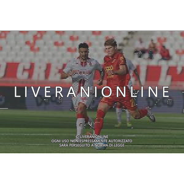 Marco Pompetti (US Catanzaro 1929) and Gennaro Acampora (SSC Bari) during the Italian Serie B match SSC Bari vs US Catanzaro 1929 on September 24, 2023 at the San Nicola stadium in Bari, Italy. Photo by Emmanuele Mastrodonato/ag. Aldo Liverani sas ©Emanuele Mastrodonato / AGENZIA ALDO LIVERANI SAS