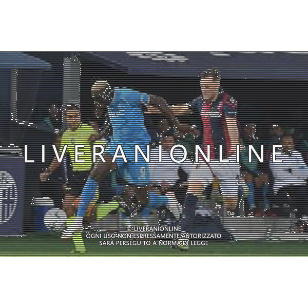 Serie A 2023-2023 Stadio Renato Dall\'Ara - Bologna 24 Settembre 2023 Nella foto: Victor Osimhen e Sam Beukema -BOLOGNA vs NAPOLI Campionato Calcio Serie A TIM 24-09-2023 ©Andrea Rosito / AGENZIA ALDO LIVERANI SAS