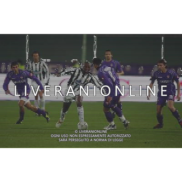 Firenze 01/12/2005 Fiorentina-Juventus Tim Cup 2005/2006 Nella foto: Vieira Patrick contro Bojinov Valeri, Pazienza Michele, Montolivo Riccardo, Gamberini Alessandro e Del Piero Alessandro.* Ph Gianni Nucci/Agenzia Aldo Liverani