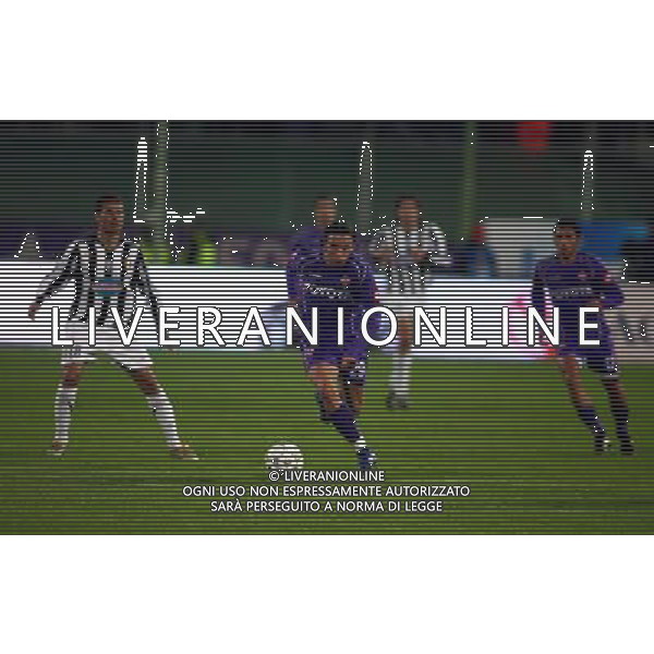 Firenze 01/12/2005 Fiorentina-Juventus Tim Cup 2005/2006 Nella foto: Pazzini Giampaolo contro Mutu Adrian, Pazienza Michele.* Ph Gianni Nucci/Agenzia Aldo Liverani