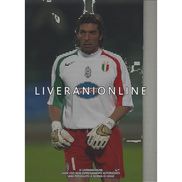 Firenze 01/12/2005 Fiorentina-Juventus Tim Cup 2005/2006 Nella foto: Buffon Gianluigi.* Ph Gianni Nucci/Agenzia Aldo Liverani