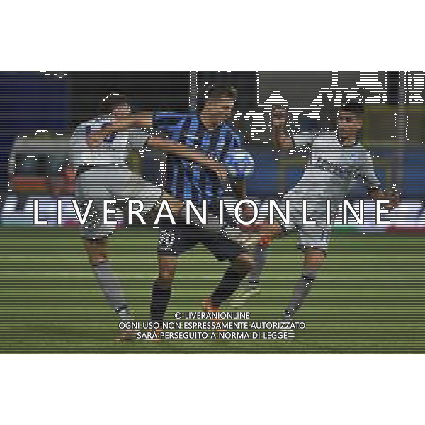 TVRG Lecco vs FeralpiSalo\' nella foto Andrija Novakovich (Lecco) tra Alessandro Pilati (FeralpiSalo\') e Luca Fiordilino (FeralpiSalo\') Lecco 26-09-2023 Stadio Rigamonti Ceppi Campionato Serie BKT - 7a giornata foto Roberto Garavaglia/ag. Aldo Liverani sas