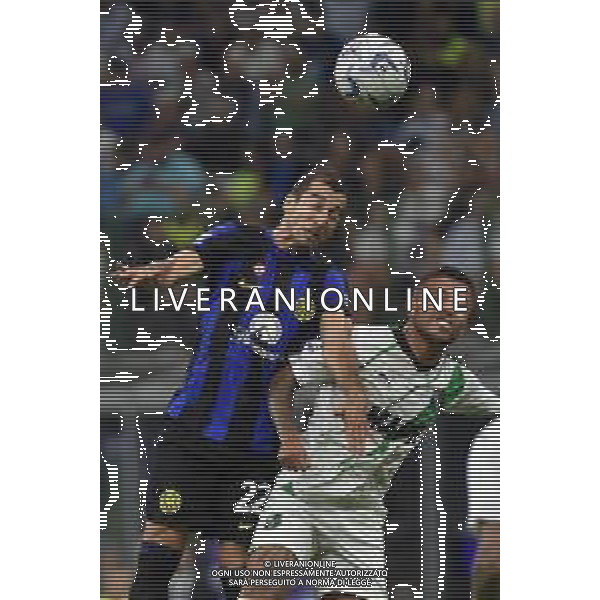 Inter vs Sassuolo nella foto Henrikh Mkhitaryan (Inter) e Matheus Henrique (Sassuolo) Milano 27-09-2023 Stadio Giuseppe Meazza - San Siro Campionato Serie A TIM - 6a giornata foto Roberto Garavaglia/ag. Aldo Liverani sas