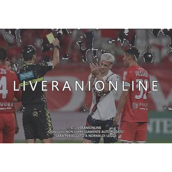 TVRG Monza vs Bologna nella foto Alexis Saelemaekers (Bologna) ammonito applaude l\'arbitro e viene poi espulso Monza 28-09-2023 U-Power Stadium Campionato Serie A TIM - 6a giornata foto Roberto Garavaglia/ag. Aldo Liverani sas