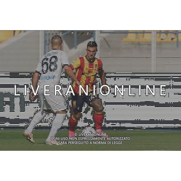 Gabriel Strefezza (US Lecce) and Stanislav Lobotka (SSC Napoli) during the Italian soccer Serie A match US Lecce vs SSC Napoli on September 30, 2023 at Via del Mare Stadium in Lecce, Italy. Photo by Emmanuele Mastrodonato/ag. Aldo Liverani sas/AGENZIA ALDO LIVERANI SAS