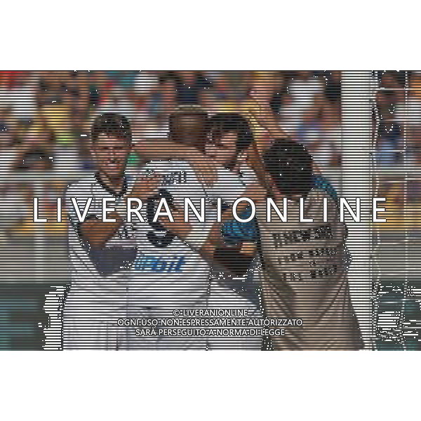 Victor Osimhen (SSC Napoli) celebrates after scoring a goal with teammates during the Italian soccer Serie A match US Lecce vs SSC Napoli on September 30, 2023 at Via del Mare Stadium in Lecce, Italy. Photo by Emmanuele Mastrodonato/ag. Aldo Liverani sas/AGENZIA ALDO LIVERANI SAS