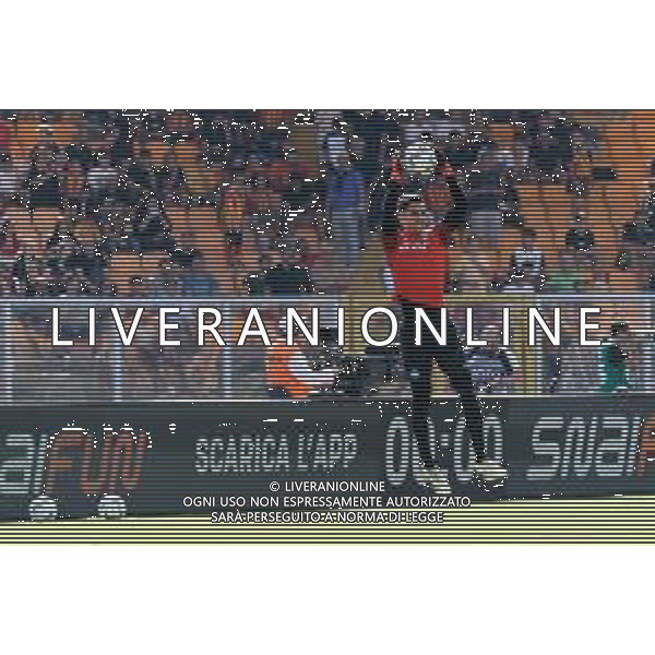 Alex Meret (SSC Napoli) warm up during the Italian soccer Serie A match US Lecce vs SSC Napoli on September 30, 2023 at Via del Mare Stadium in Lecce, Italy. Photo by Emmanuele Mastrodonato/ag. Aldo Liverani sas/AGENZIA ALDO LIVERANI SAS
