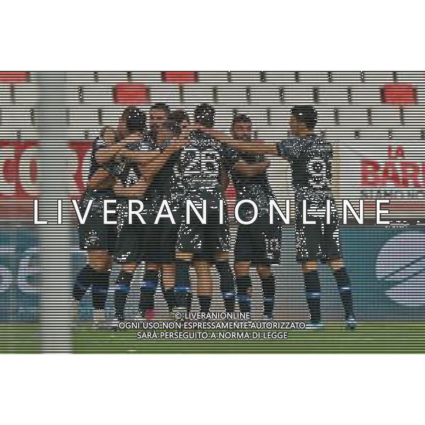 Alessandro Bellemo (Como 1907) celebrates after scoring a goal with teammates during the Italian Serie B match SSC Bari vs Como 1907 on October 01,, 2023 at the San Nicola stadium in Bari, Italy. Photo by Emmanuele Mastrodonato/ag. Aldo Liverani sas