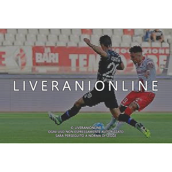 Marco Nasti (SSC Bari) and Cas Odenthal (Como 1907) during the Italian Serie B match SSC Bari vs Como 1907 on October 01,, 2023 at the San Nicola stadium in Bari, Italy. Photo by Emmanuele Mastrodonato/ag. Aldo Liverani sas