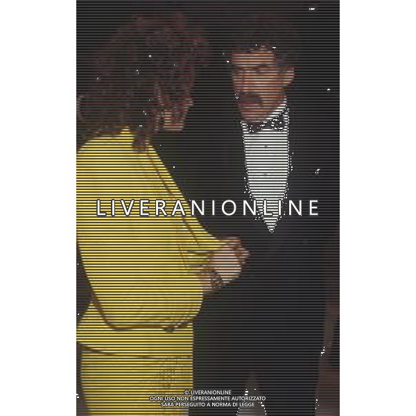 DIAP-RETROSPETTIVA LORY DEL SANTO ATTRICE NELLA FOTO LORY DEL SANTO CON ELLIOTT GOULD A CAMPIONE D\'ITALIA AG ALDO LIVERANI SAS
