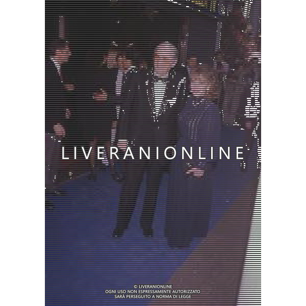 DIAP-RETROSPETTIVA GREGORY PECK ATTORE NELLA FOTO GREGORY PECK CON LA MOGLIE A MILANO PER LA PREMIAZIONE DEI TELEGATTI NELL\'ANNO 1983 AG ALDO LIVERANI SAS 
