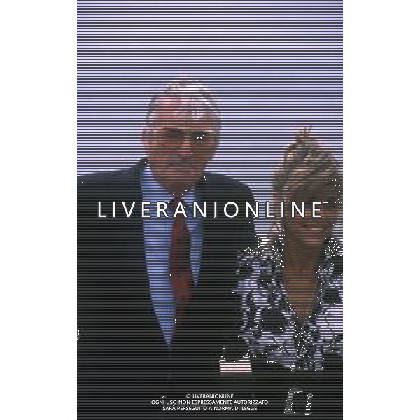 DIAP-RETROSPETTIVA GREGORY PECK ATTORE NELLA FOTO GREGORY PECK CON JANE FONDA A CANNES NELL\'ANNO 1989 AG ALDO LIVERANI SAS 