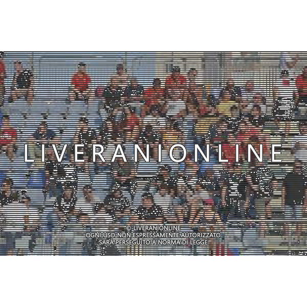 8-10-2023. Cagliari calcio-A.S. Roma. 8° giornata campionato calcio italiano Serie A 2023/2024, Stadio Unipol Domus Cagliari. Foto Salvatore Moi/Agenzia Aldo Liverani s.a.s. Nella foto: Tifosi Roma in trasferta, nel settore ospiti dello stadio Unipol Domus di Cagiari ©MOI SALVATORE / AGENZIA ALDO LIVERANI SAS