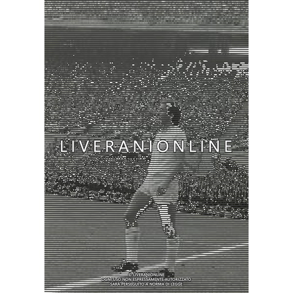 NEG-RETROSPETTIVA LUCIANO CHIARUGI CALCIATORE NELLA FOTO LUCIANO CHIARUGU CON LA MAGLIA DEL NAPOLI CALCIO NELL\'ANNO 1977-1978 AG ALDO LIVERANI SAS
