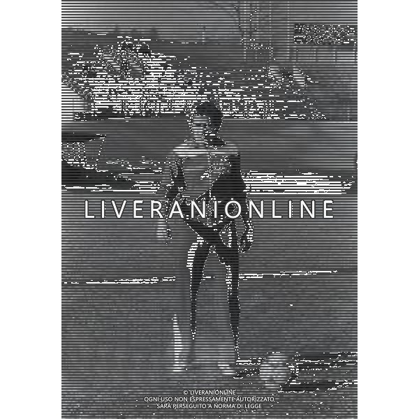 NEG-RETROSPETTIVA LUCIANO CHIARUGI CALCIATORE NELLA FOTO LUCIANO CHIARUGU CON LA MAGLIA DEL RIMINI CALCIO NELL\'ANNO 1980-1981 AG ALDO LIVERANI SAS