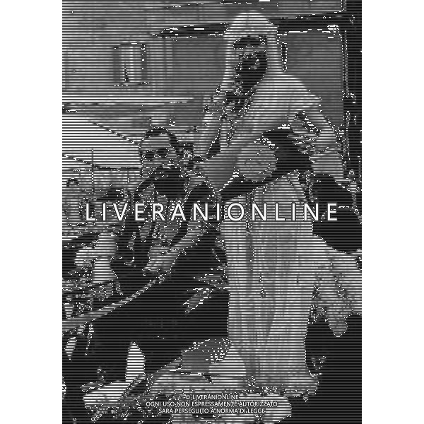 Neg - RETROSPETTIVA ILONA STALLER \'CICCIOLINA\' ATTRICE, PORNO STAR NELLA FOTO PER LE VIE DI ROMA NELL\'ANNO 1981 AG ALDO LIVERANI SAS