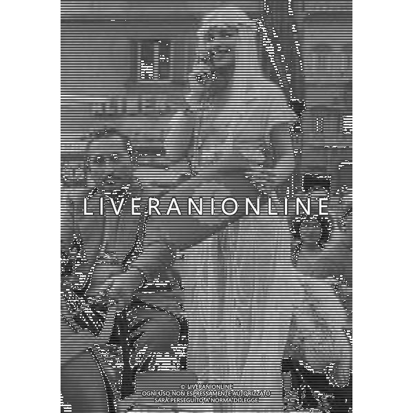 Neg - RETROSPETTIVA ILONA STALLER \'CICCIOLINA\' ATTRICE, PORNO STAR NELLA FOTO PER LE VIE DI ROMA NELL\'ANNO 1981 AG ALDO LIVERANI SAS