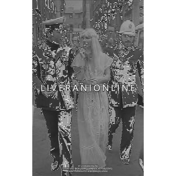 Neg - RETROSPETTIVA ILONA STALLER \'CICCIOLINA\' ATTRICE, PORNO STAR NELLA FOTO PER LE VIE DI ROMA NELL\'ANNO 1981 ARRESTATA DAI VIGILI URBANI AG ALDO LIVERANI SAS