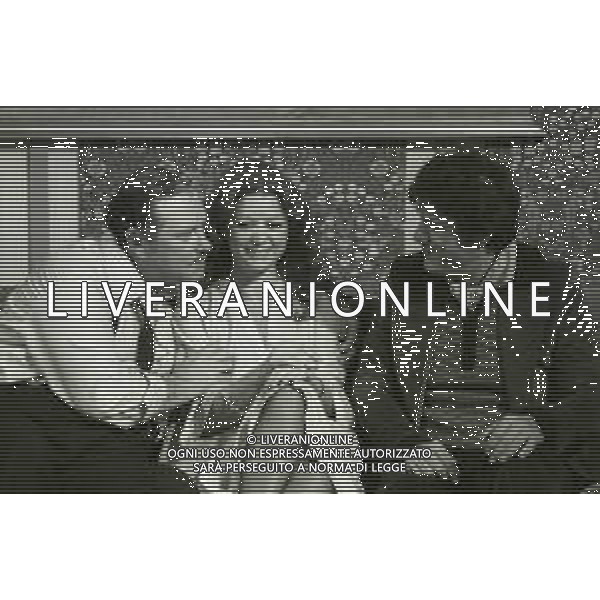 NEG-RETROSPETTIVA MILLA SANNONER ATTRICE NELLA FOTO MILLA SANNONER CON FRANCO FRANCHI A MILANO NELL\'ANNO 1975 TRASMISSIONE RAI AG ALDO LIVERANI SAS  