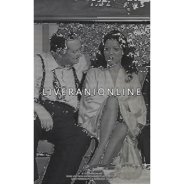 NEG-RETROSPETTIVA MILLA SANNONER ATTRICE NELLA FOTO MILLA SANNONER CON FRANCO FRANCHI A MILANO NELL\'ANNO 1975 TRASMISSIONE RAI AG ALDO LIVERANI SAS  