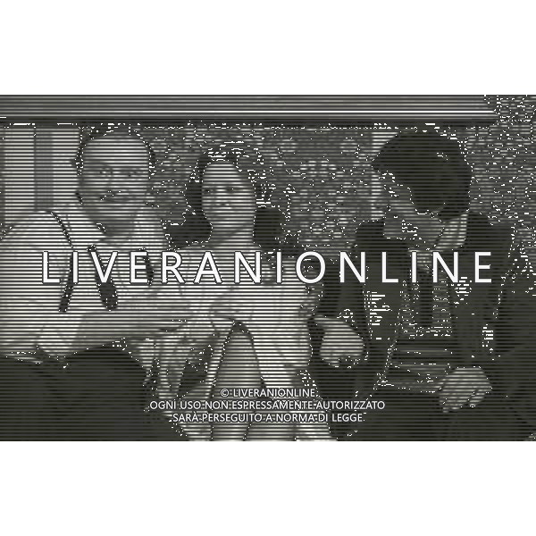 NEG-RETROSPETTIVA MILLA SANNONER ATTRICE NELLA FOTO MILLA SANNONER CON FRANCO FRANCHI A MILANO NELL\'ANNO 1975 TRASMISSIONE RAI AG ALDO LIVERANI SAS  