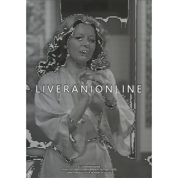 NEG-RETROSPETTIVA MILLA SANNONER ATTRICE NELLA FOTO MILLA SANNONER CON FRANCO FRANCHI A MILANO NELL\'ANNO 1975 TRASMISSIONE RAI AG ALDO LIVERANI SAS  