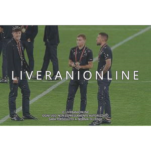 BARI, ITALY - OCTOBER 13: Alessandro Bastoni, Nicolo Barella and Cristiano Biraghi of Italy during pitch inspection at Stadio San Nicola on October 13, 2023 in Bari, Italy. (Photo by Emmanuele Mastrodonato/ag. Aldo Liverani sas)/AGENZIA ALDO LIVERANI SAS