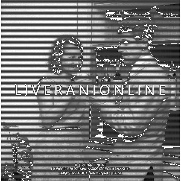 NEG-RETROSPETTIVA GIANNI RIVERA CALCIATORE NELLA FOTO GIANNI RIVERA CON LA FIDANZATA ANNA SPIAGGI NELL\'ANNO 1967 A MILANO AG ALDO LIVERANI SAS
