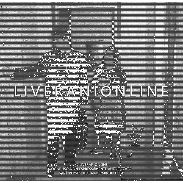 NEG-RETROSPETTIVA GIANNI RIVERA CALCIATORE NELLA FOTO GIANNI RIVERA NELL\'ANNO 1968 COI GENITORI AG ALDO LIVERANI SAS 