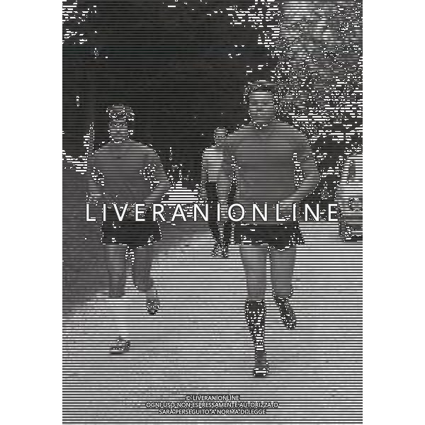 NEG-RETROSPETTIVA GIANNI RIVERA CALCIATORE NELLA FOTO GIANNI RIVERA AD ASIAGO NELL\'ANNO 1975 IN ALLENAMENTO AG ALDO LIVERANI SAS 