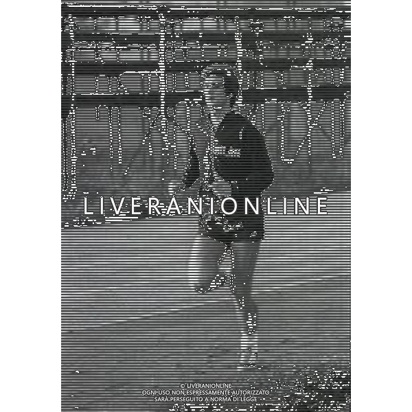 NEG-RETROSPETTIVA GIANNI RIVERA CALCIATORE NELLA FOTO GIANNI RIVERA AD ASIAGO NELL\'ANNO 1975 IN ALLENAMENTO AG ALDO LIVERANI SAS 