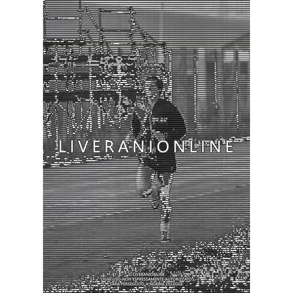 NEG-RETROSPETTIVA GIANNI RIVERA CALCIATORE NELLA FOTO GIANNI RIVERA AD ASIAGO NELL\'ANNO 1975 IN ALLENAMENTO AG ALDO LIVERANI SAS 