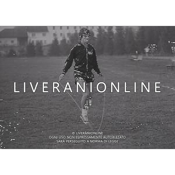 NEG-RETROSPETTIVA GIANNI RIVERA CALCIATORE NELLA FOTO GIANNI RIVERA AD ASIAGO NELL\'ANNO 1975 IN ALLENAMENTO AG ALDO LIVERANI SAS 