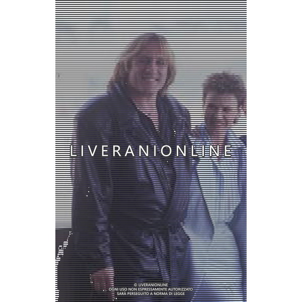 DIAP-RETROSPETTIVA GERARD DEPARDIEU ATTORE NELLA FOTO GERARD DEPARDIEU CON BERTRAND BILIER E MICHEL BLANC A CANNES NELL\'ANNO 1986 AG ALDO LIVERANI SAS