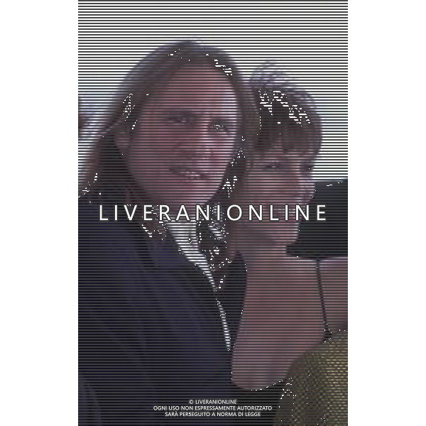 DIAP-RETROSPETTIVA GERARD DEPARDIEU ATTORE NELLA FOTO GERARD DEPARDIEU CON JAMIE LEE CURTIS NELL\'ANNO 1992 A CANNES  AG ALDO LIVERANI SAS 