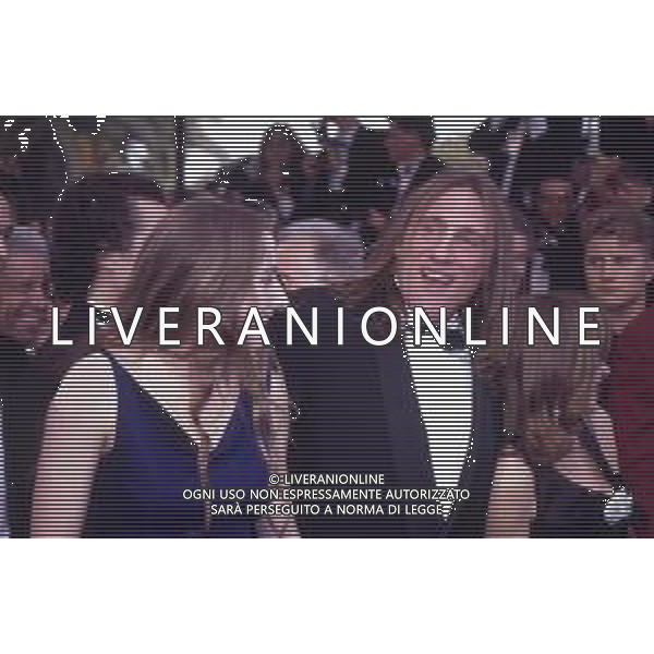 DIAP-RETROSPETTIVA GERARD DEPARDIEU ATTORE NELLA FOTO GERARD DEPARDIEU NELL\'ANNO 1992 A CANNES CON LA MOGLIE ELISABETH E LA FIGLIA JULIE AG ALDO LIVERANI SAS 