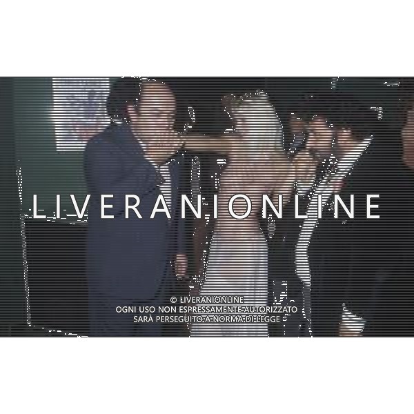 Dia - RETROSPETTIVA ILONA STALLER \'CICCIOLINA\' ATTRICE, PORNO STAR NELLA FOTO CON LINO BANFI E GEPY (pseudonimo di Giampiero Scalamogna) NELL\'ANNO 1984 AG ALDO LIVERANI SAS