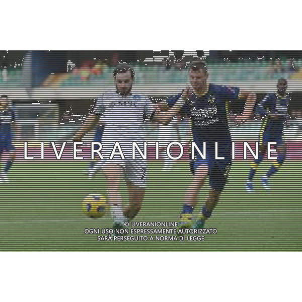 TVRG Hellas Verona vs Napoli nella foto Khvicha Kvaratskhelia (Napoli) e Pawel Dawidowicz (Hellas Verona) Verona 21-10-2023 Stadio Marcantonio Bentegodi Campionato Serie A TIM - 9a giornata foto Roberto Garavaglia/ag. Aldo Liverani sas