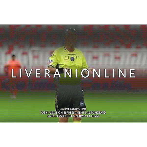 the Referee Manuel Volpi of Arezzo during the Italian Serie B match SSC Bari vs Modena FC on October 21, 2023 at the San Nicola stadium in Bari, Italy. Photo by Emmanuele Mastrodonato/ag. Aldo Liverani sas