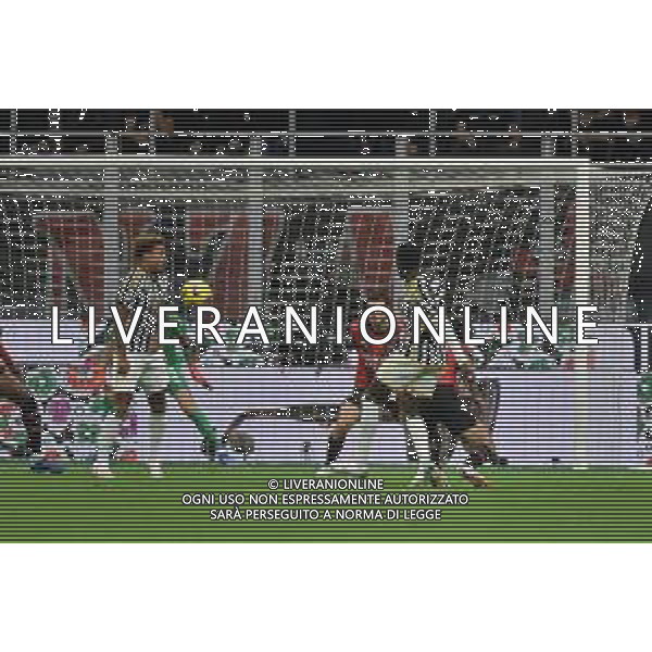 Milan vs Juventus nella foto Timothy Weah (Juventus) occasione da gol respinta da Weston McKennie (Juventus) Milano 22-10-2023 Stadio Giuseppe Meazza - San Siro Campionato Serie A TIM - 9a giornata foto Roberto Garavaglia/ag. Aldo Liverani sas / AGENZIA ALDO LIVERANI SAS