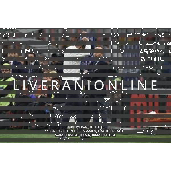 Milan vs Juventus nella foto Massimiliano Allegri allenatore Juventus nei minuti finali lancia la cravatta Milano 22-10-2023 Stadio Giuseppe Meazza - San Siro Campionato Serie A TIM - 9a giornata foto Roberto Garavaglia/ag. Aldo Liverani sas / AGENZIA ALDO LIVERANI SAS