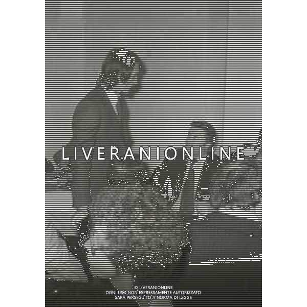 NEG-RETROSPETTIVA GIANNI RIVERA CALCIATORE NELLA FOTO GIANNI RIVERA ALL\'INAUGURAZIONE DEL NUOVO RISTORANTE DI ENRICO ALBERTOSI A MILANO NELL\'ANNO 1978 AG ALDO LIVERANI SAS