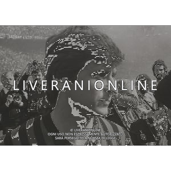 NEG-RETROSPETTIVA GIANNI RIVERA CALCIATORE NELLA FOTO GIANNI RIVERA PARLA AI TIFOSI E DA L\'ANNUNCIO DELL\'ADDIO AL CALCIO GIOCATO NELL\'ANNO 1979 ALLO STADIO SAN SIRO DI MILANO AG ALDO LIVERANI SAS 
