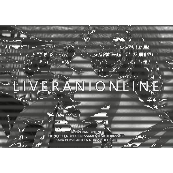 NEG-RETROSPETTIVA GIANNI RIVERA CALCIATORE NELLA FOTO GIANNI RIVERA PARLA AI TIFOSI E DA L\'ANNUNCIO DELL\'ADDIO AL CALCIO GIOCATO NELL\'ANNO 1979 ALLO STADIO SAN SIRO DI MILANO AG ALDO LIVERANI SAS 