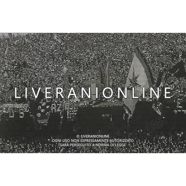 NEG-RETROSPETTIVA GIANNI RIVERA CALCIATORE NELLA FOTO TIFOSI DEL MILAN NELL\'ANNO 1979 ALLO STADIO SAN SIRO DI MILANO AG ALDO LIVERANI SAS 